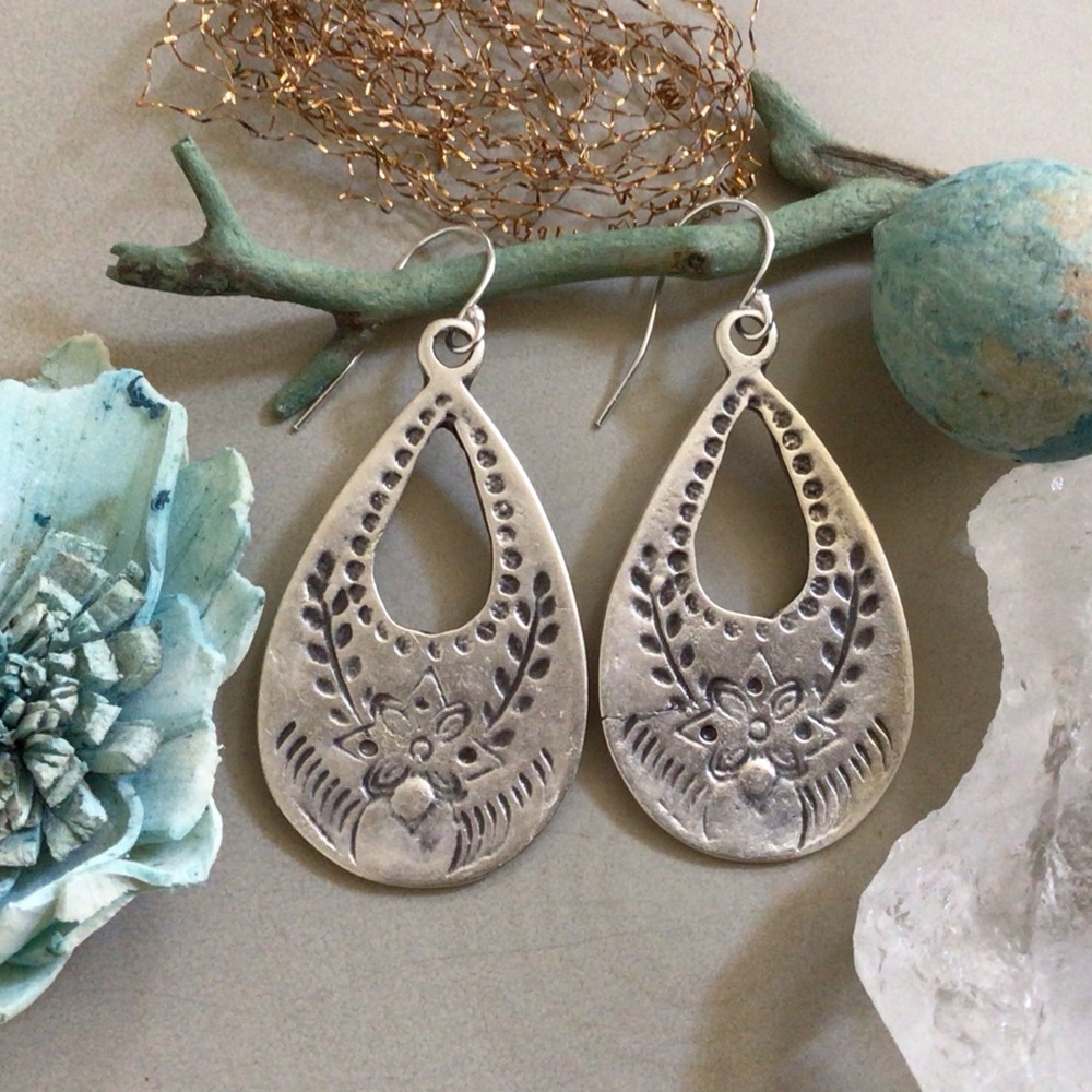 Sundance Stamped Silver Floral Teardrop Drop Earrings in Silver - Picture 5 of 11